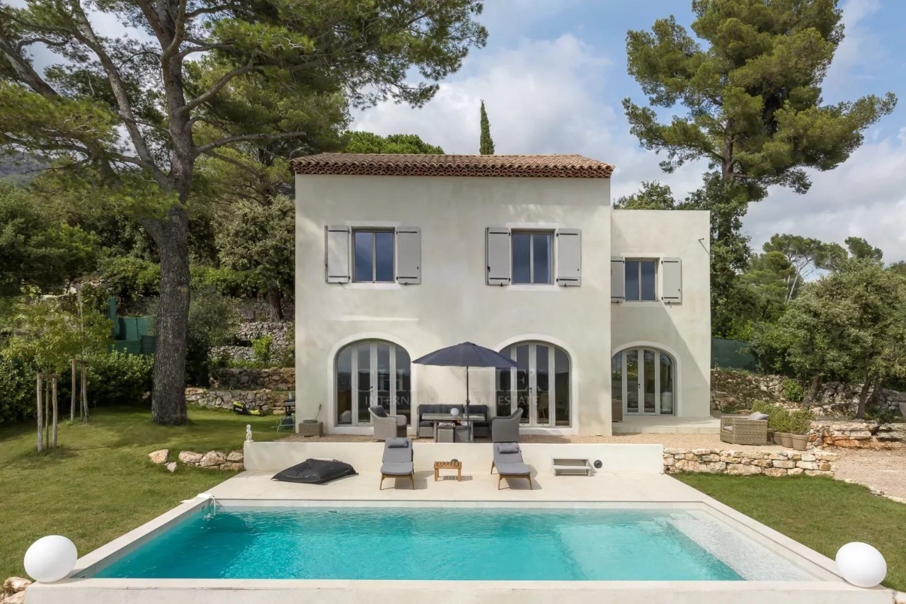 Villa avec charpente à Tourrettes-sur-Loup
